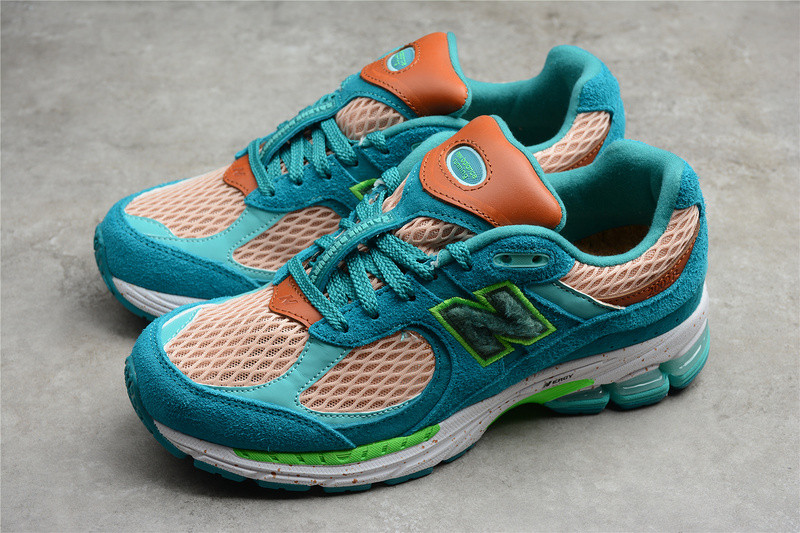 NEW Balan* Sneakers
