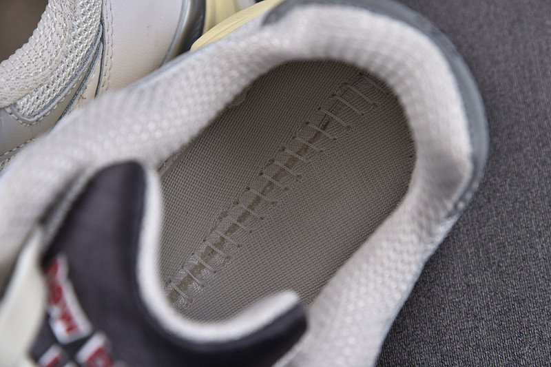 NEW Balan* Sneakers