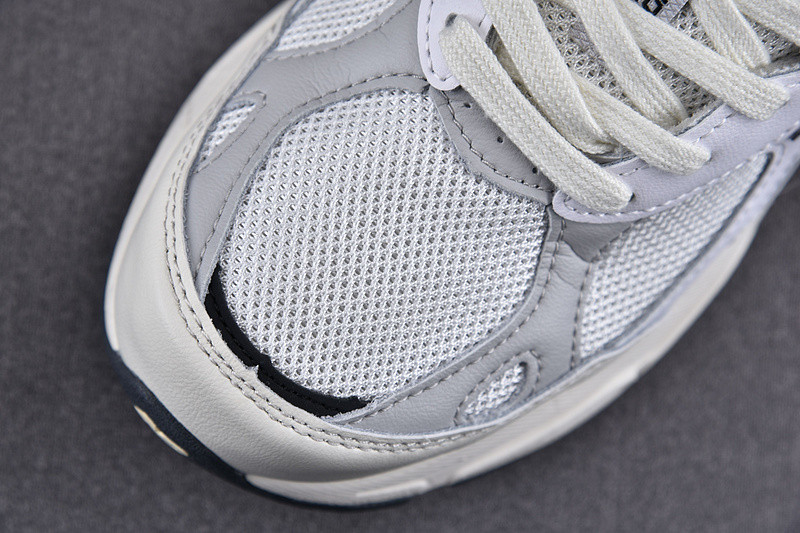 NEW Balan* Sneakers