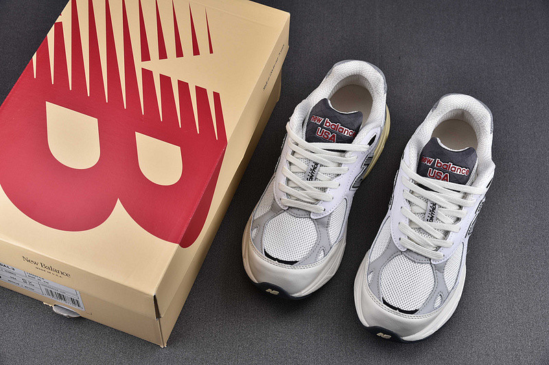 NEW Balan* Sneakers
