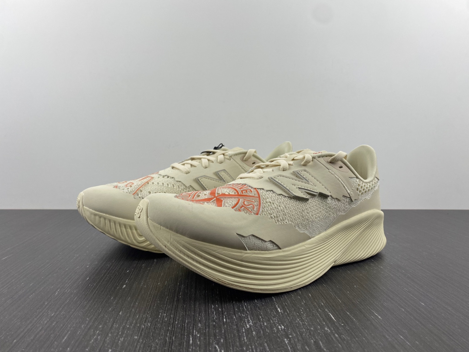 NEW Balan* Sneakers