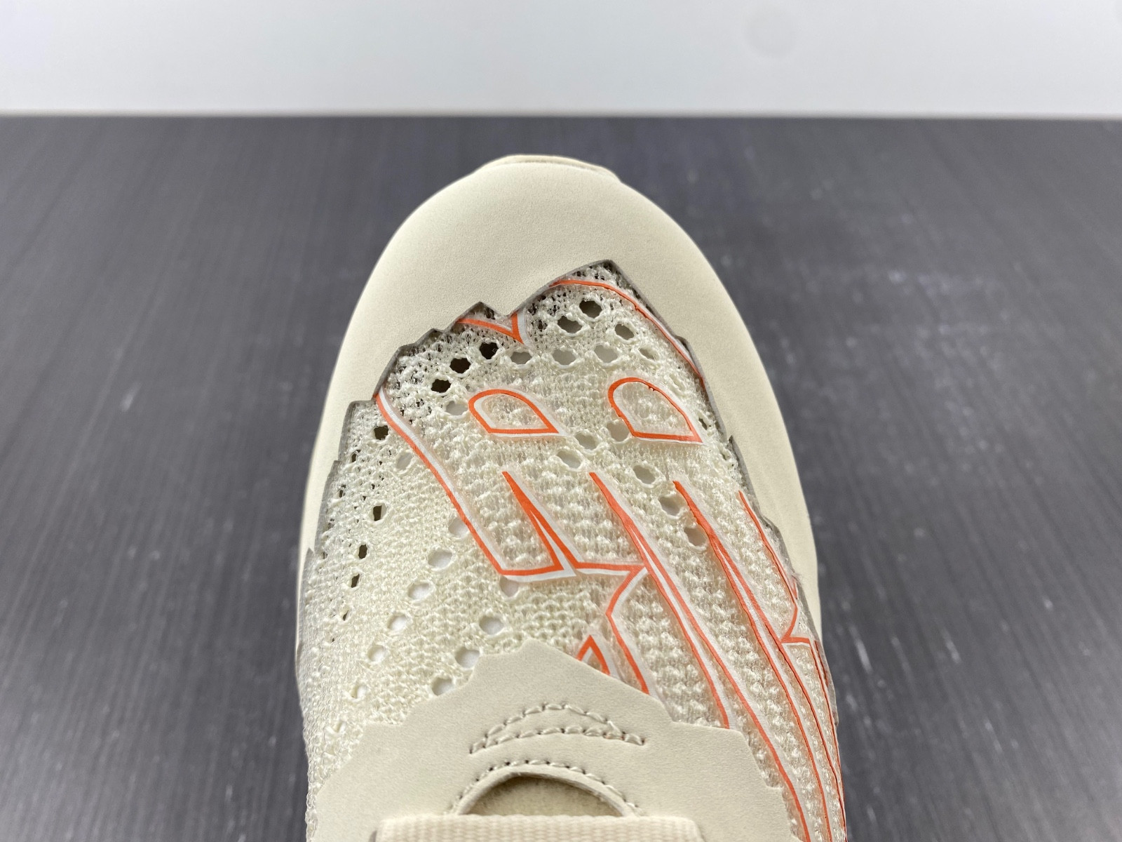 NEW Balan* Sneakers