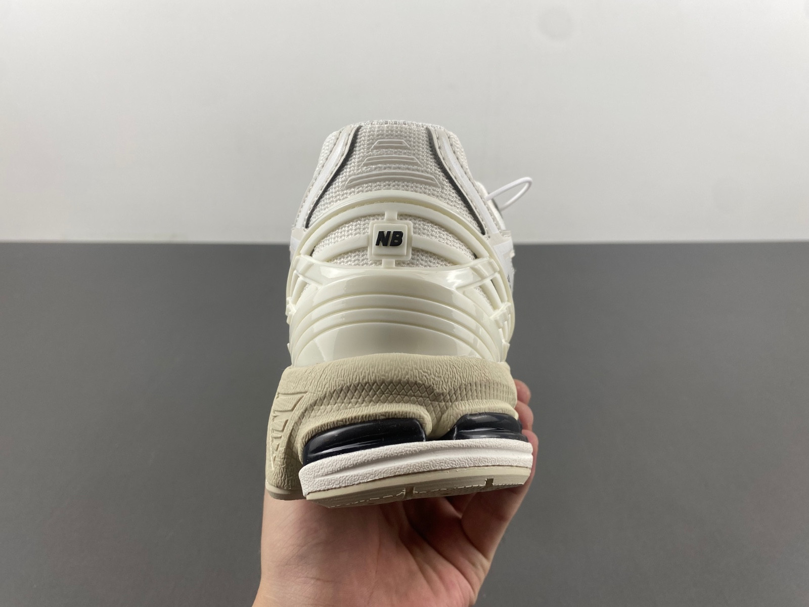 New Balance 1906R
