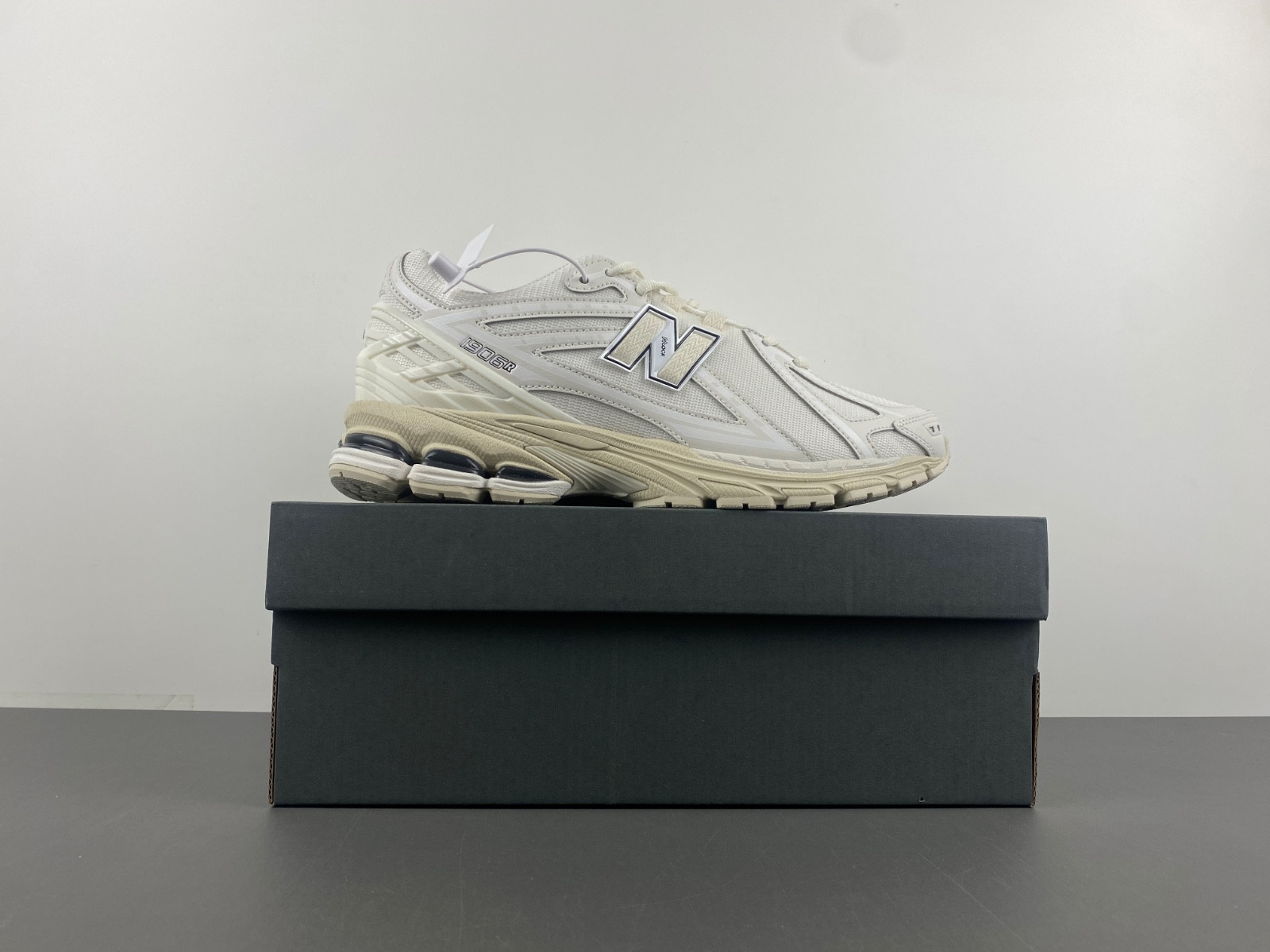 New Balance 1906R