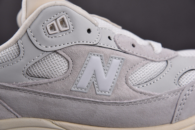 NEW Balan* Sneakers