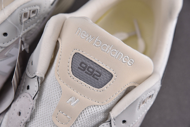 NEW Balan* Sneakers