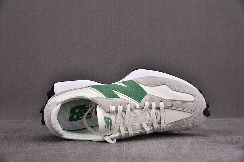 NEW Balan* Sneakers