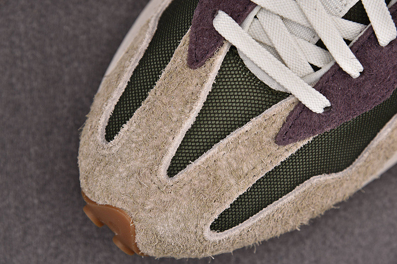 NEW Balan* Sneakers