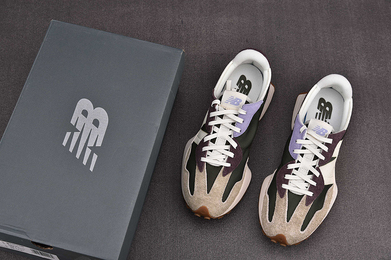 NEW Balan* Sneakers