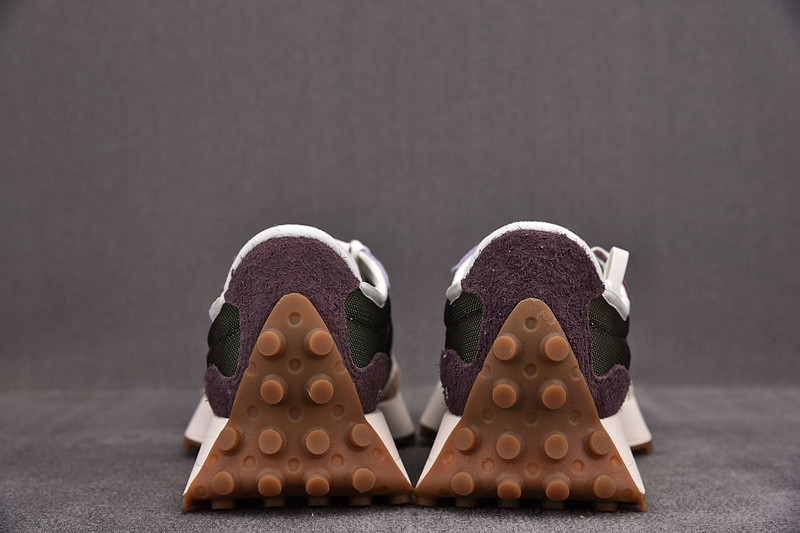 NEW Balan* Sneakers