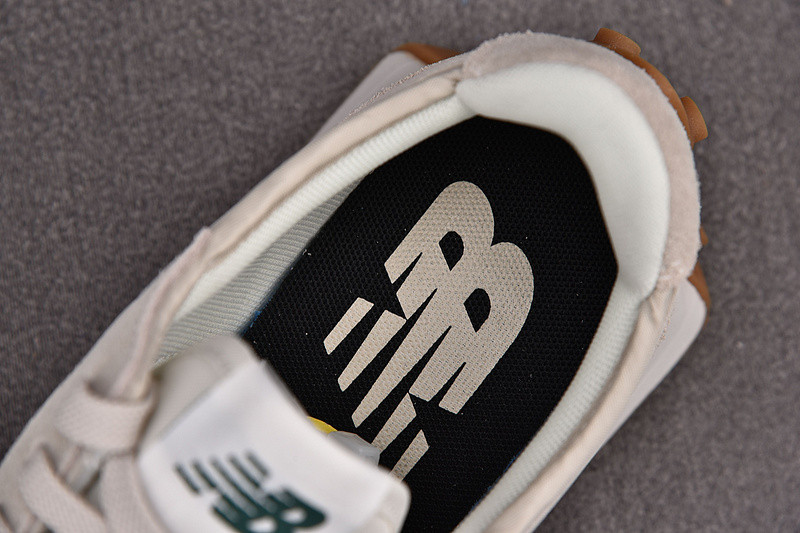 NEW Balan* Sneakers