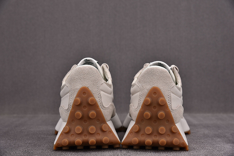 NEW Balan* Sneakers