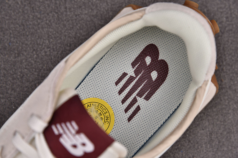 NEW Balan* Sneakers