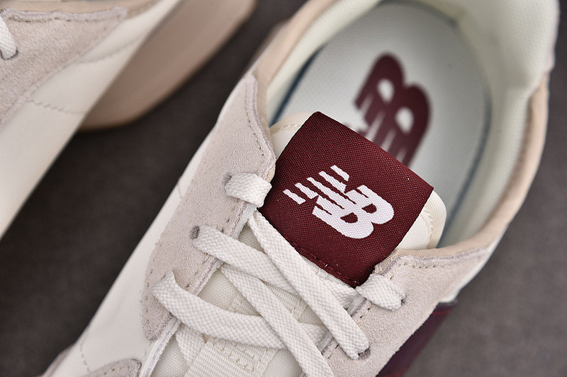 NEW Balan* Sneakers