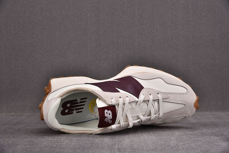 NEW Balan* Sneakers