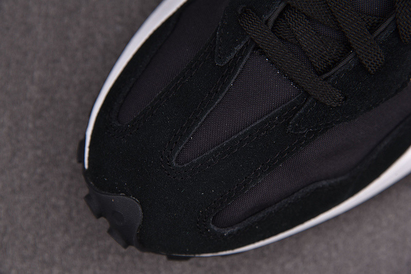 NEW Balan* Sneakers