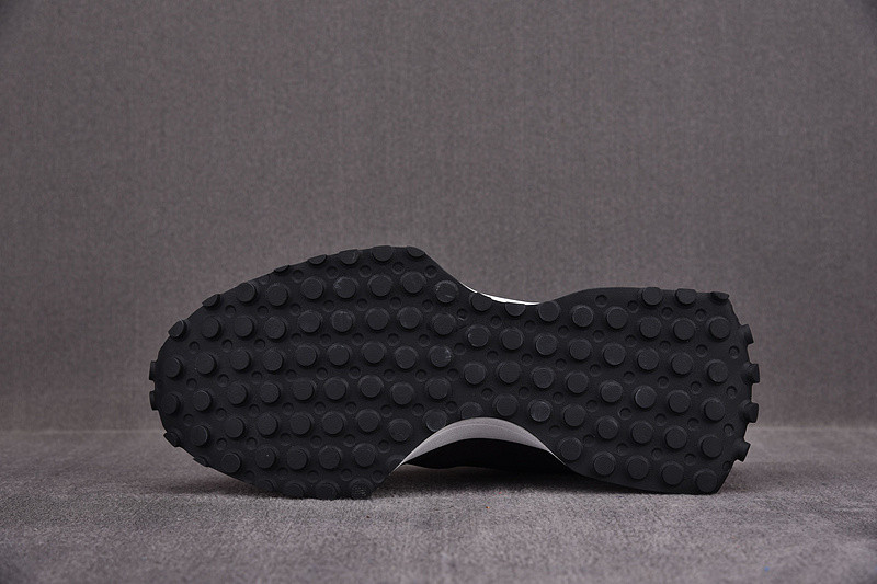 NEW Balan* Sneakers