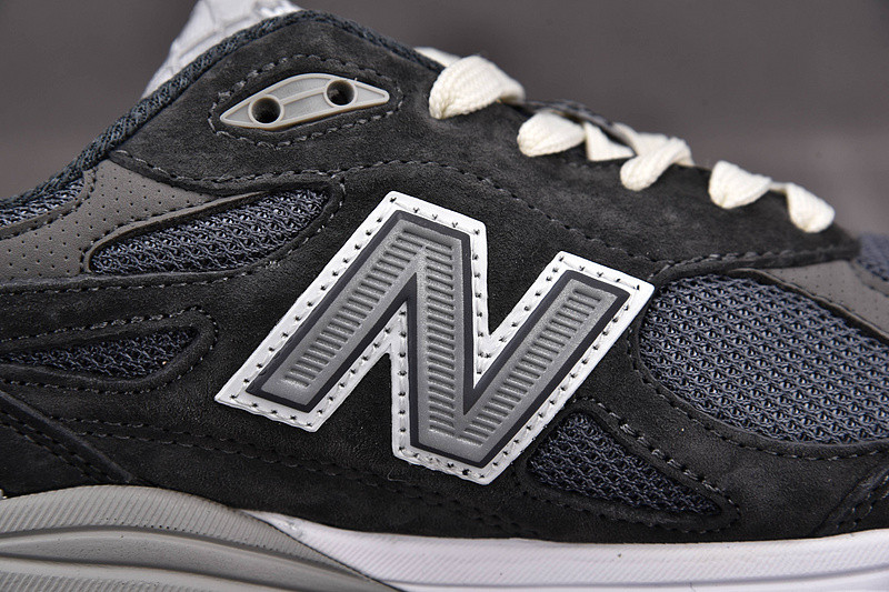 NEW Balan* Sneakers
