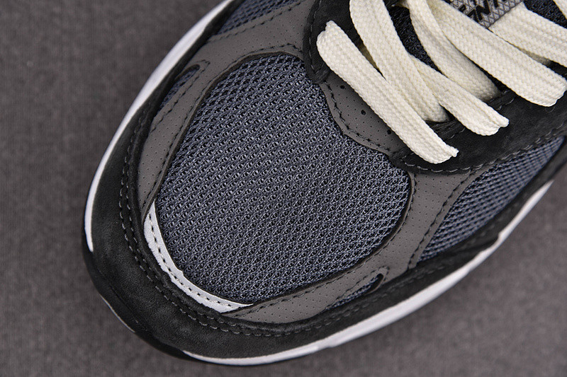 NEW Balan* Sneakers