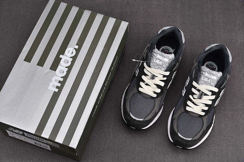 NEW Balan* Sneakers
