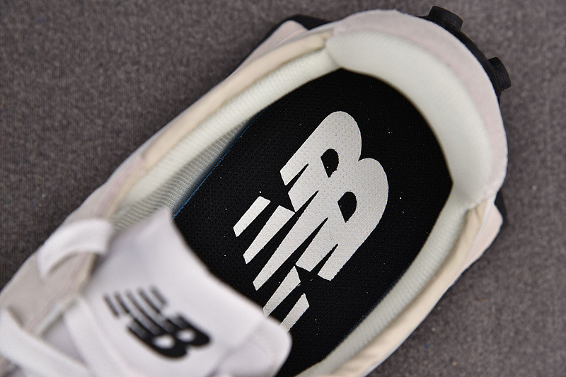 NEW Balan* Sneakers