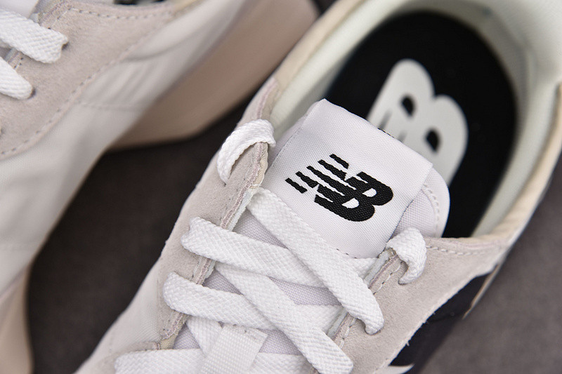 NEW Balan* Sneakers