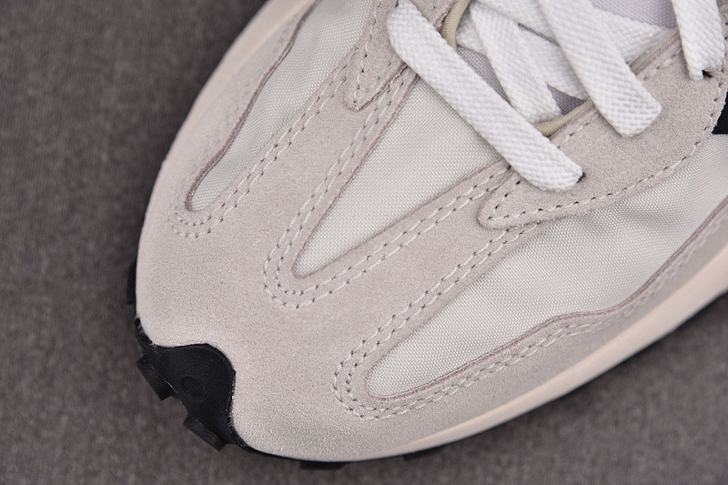 NEW Balan* Sneakers