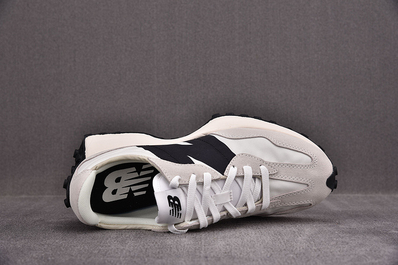 NEW Balan* Sneakers