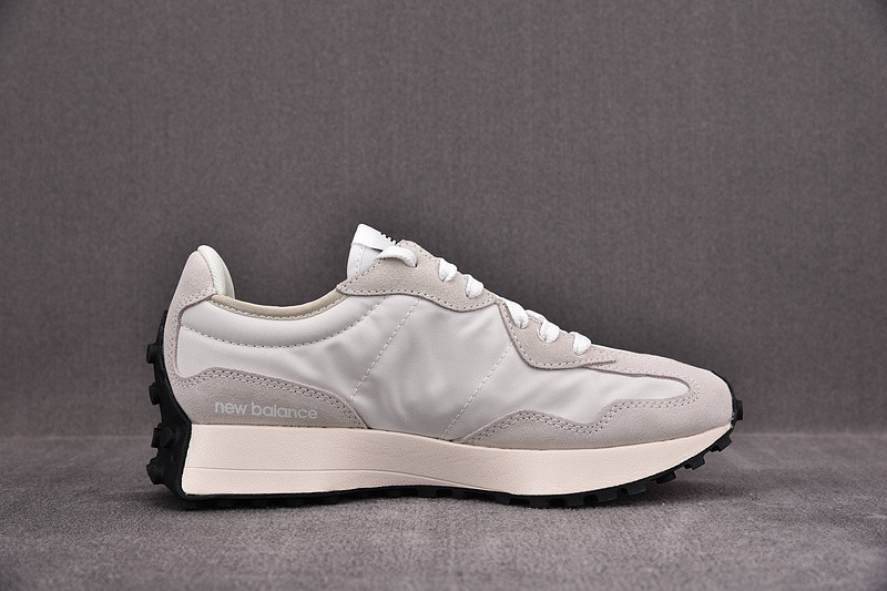NEW Balan* Sneakers