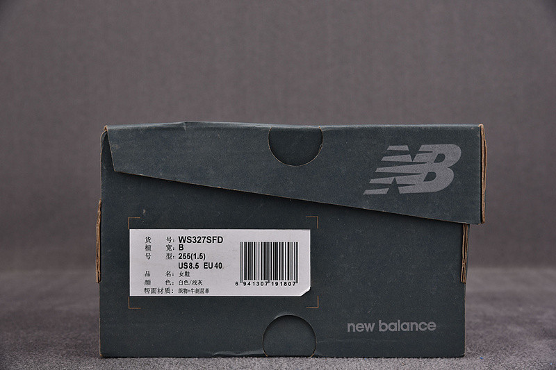 NEW Balan* Sneakers