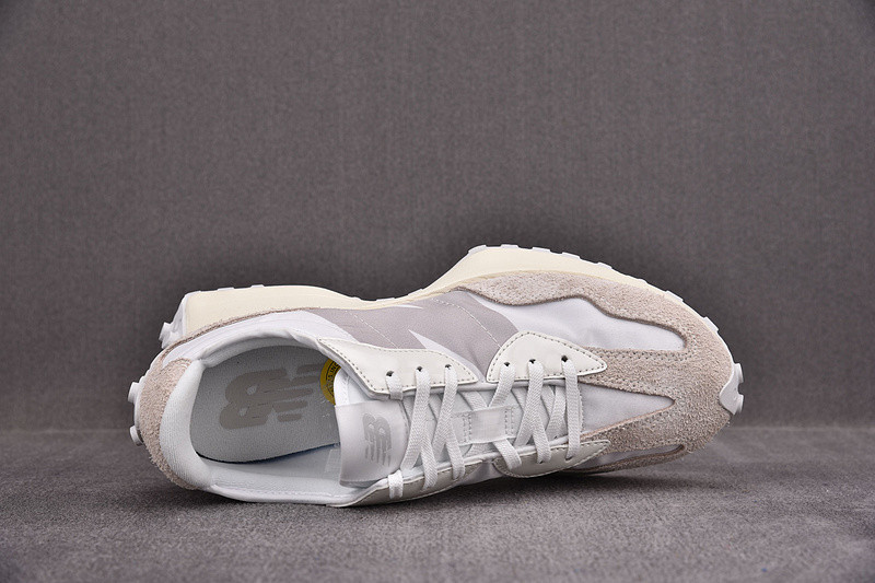 NEW Balan* Sneakers