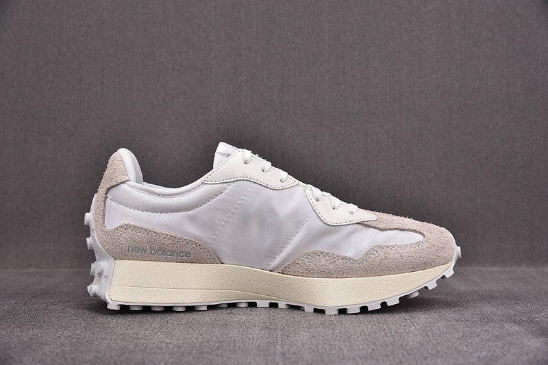 NEW Balan* Sneakers
