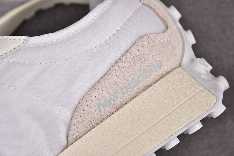 NEW Balan* Sneakers