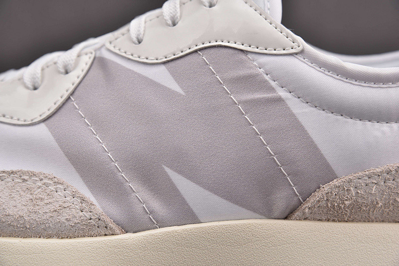 NEW Balan* Sneakers