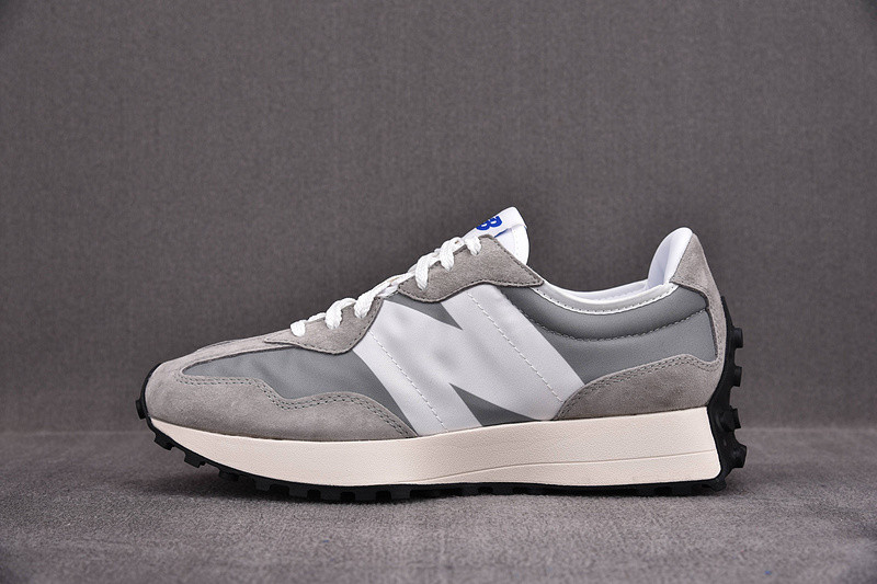 NEW Balan* Sneakers
