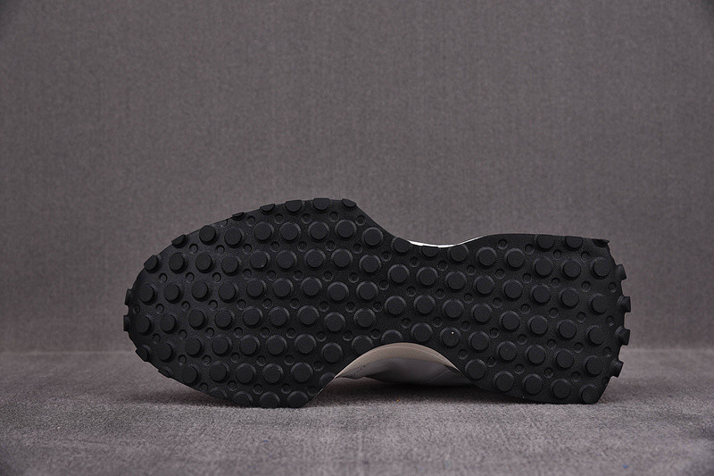 NEW Balan* Sneakers