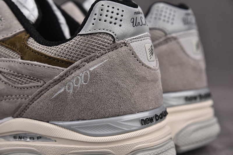 NEW Balan* Sneakers