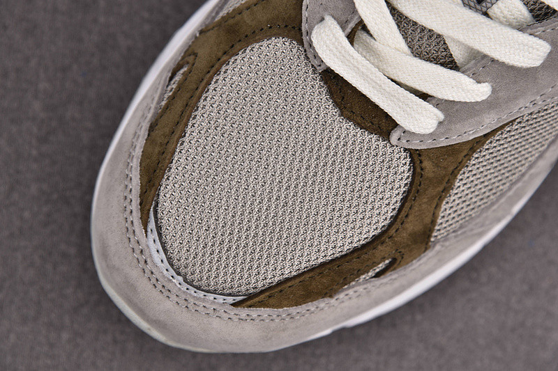 NEW Balan* Sneakers