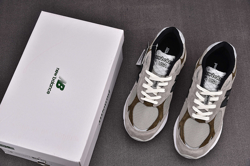 NEW Balan* Sneakers