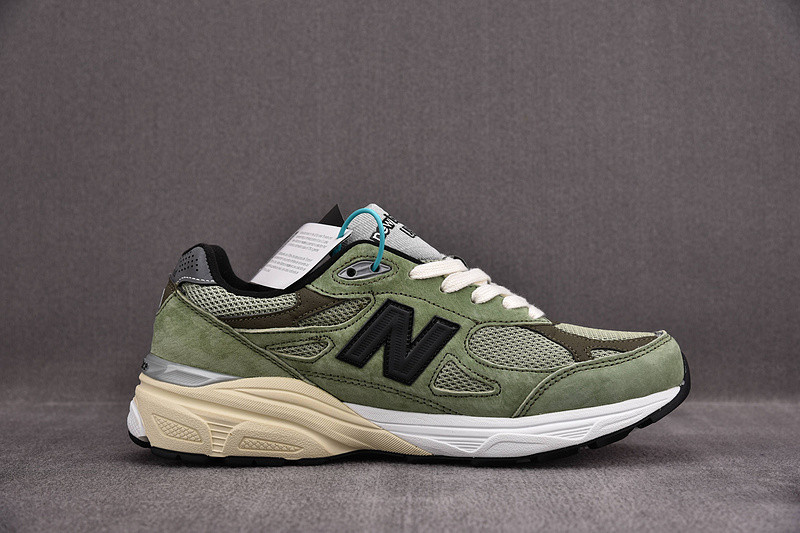 NEW Balan* Sneakers