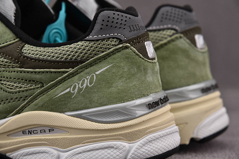 NEW Balan* Sneakers