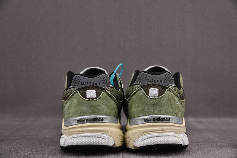 NEW Balan* Sneakers