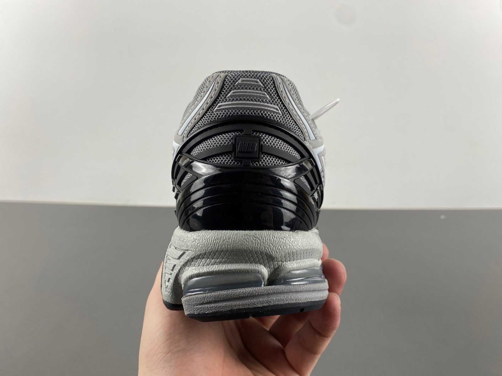 New Balance 1906R