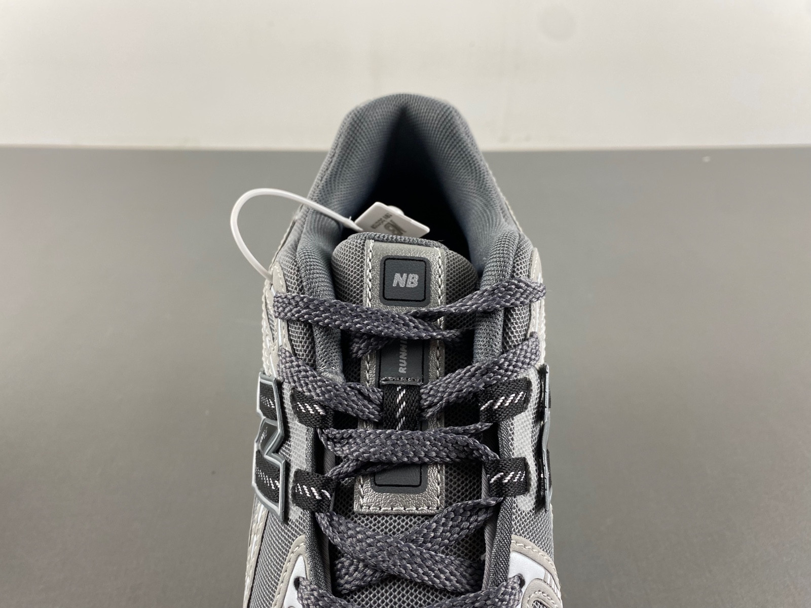 New Balance 1906R