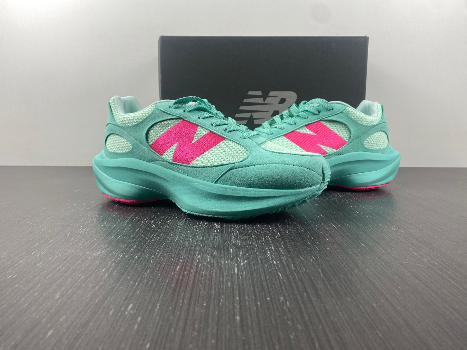 NEW Balan* Sneakers