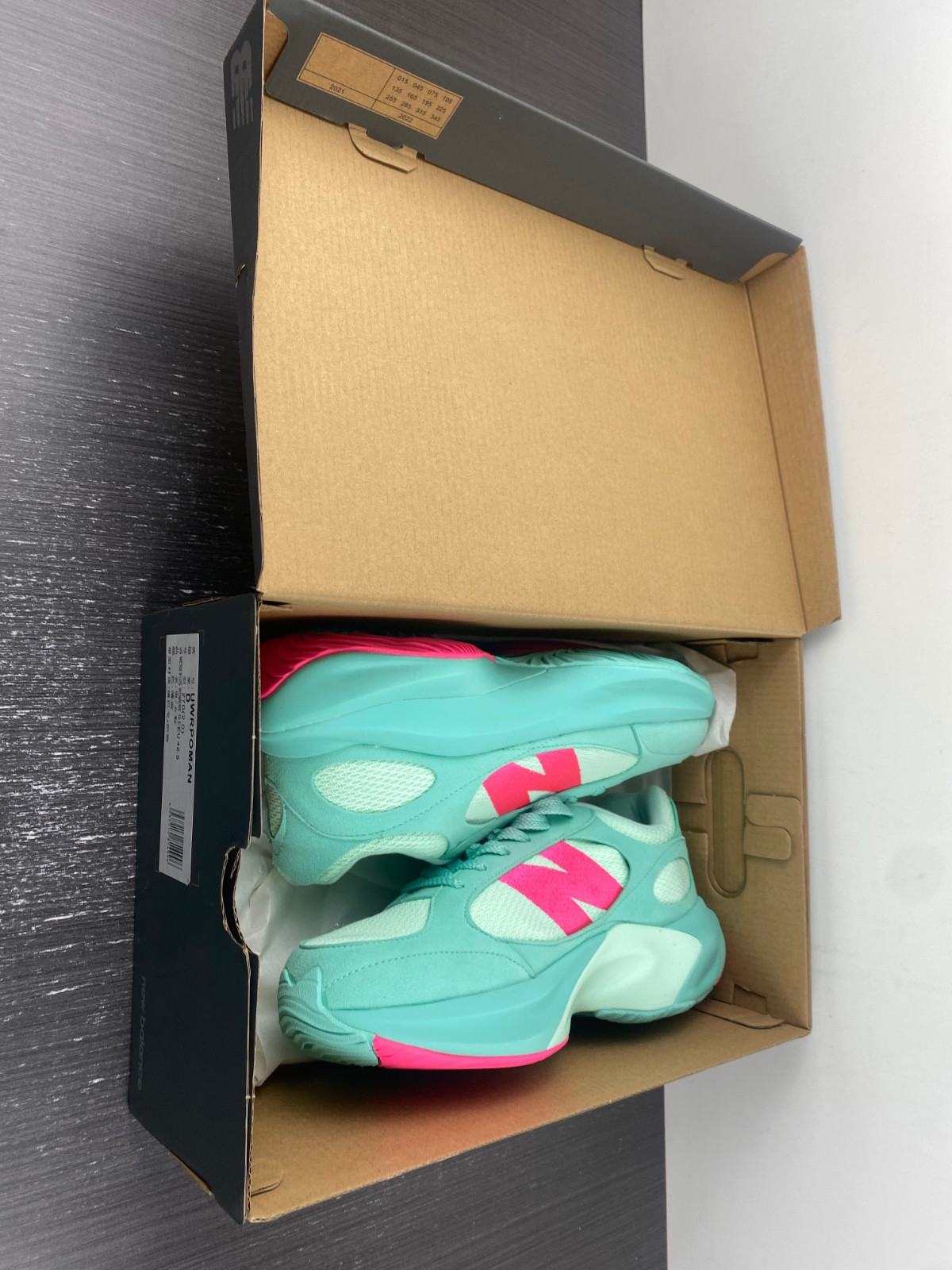NEW Balan* Sneakers