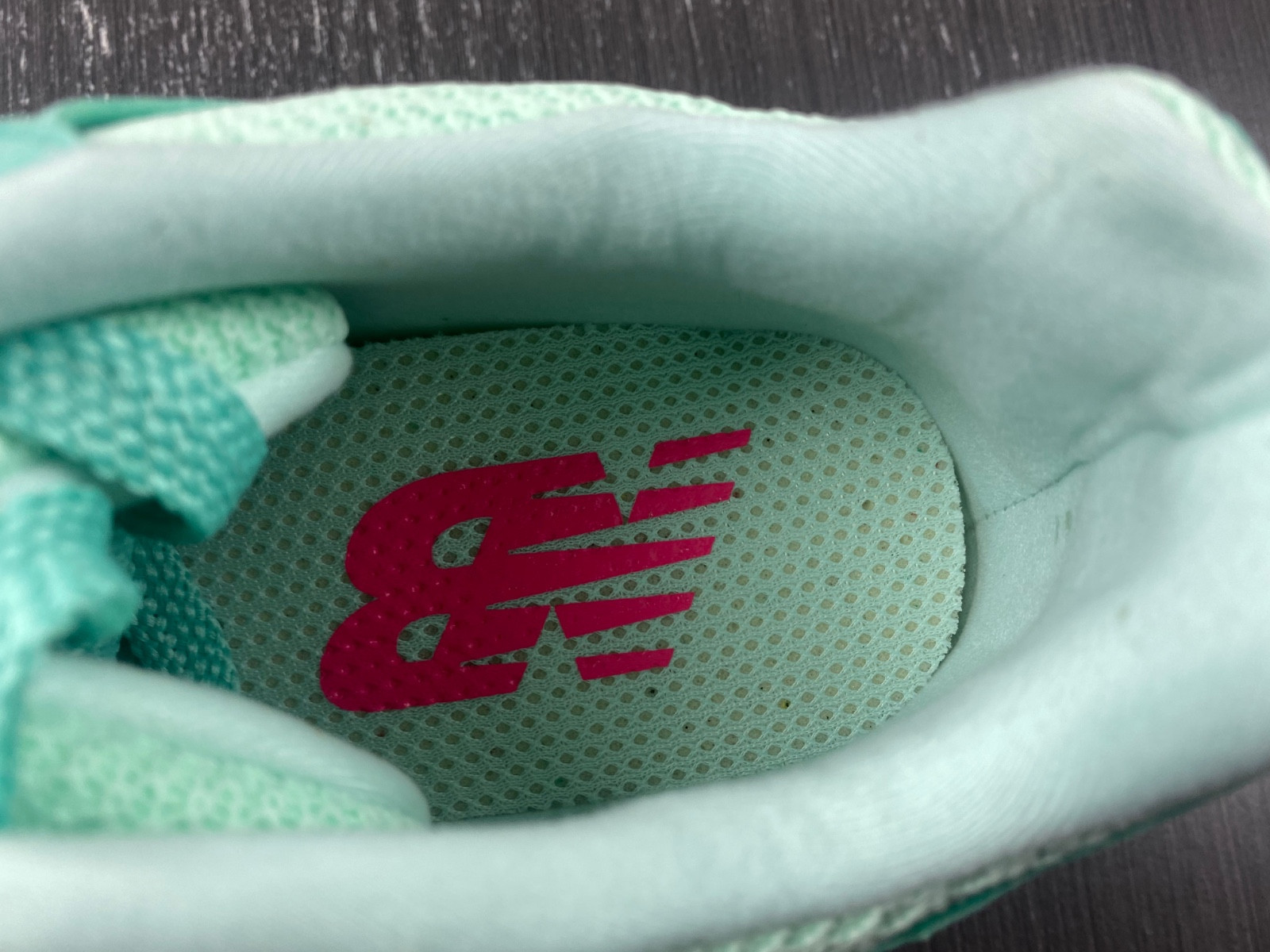 NEW Balan* Sneakers