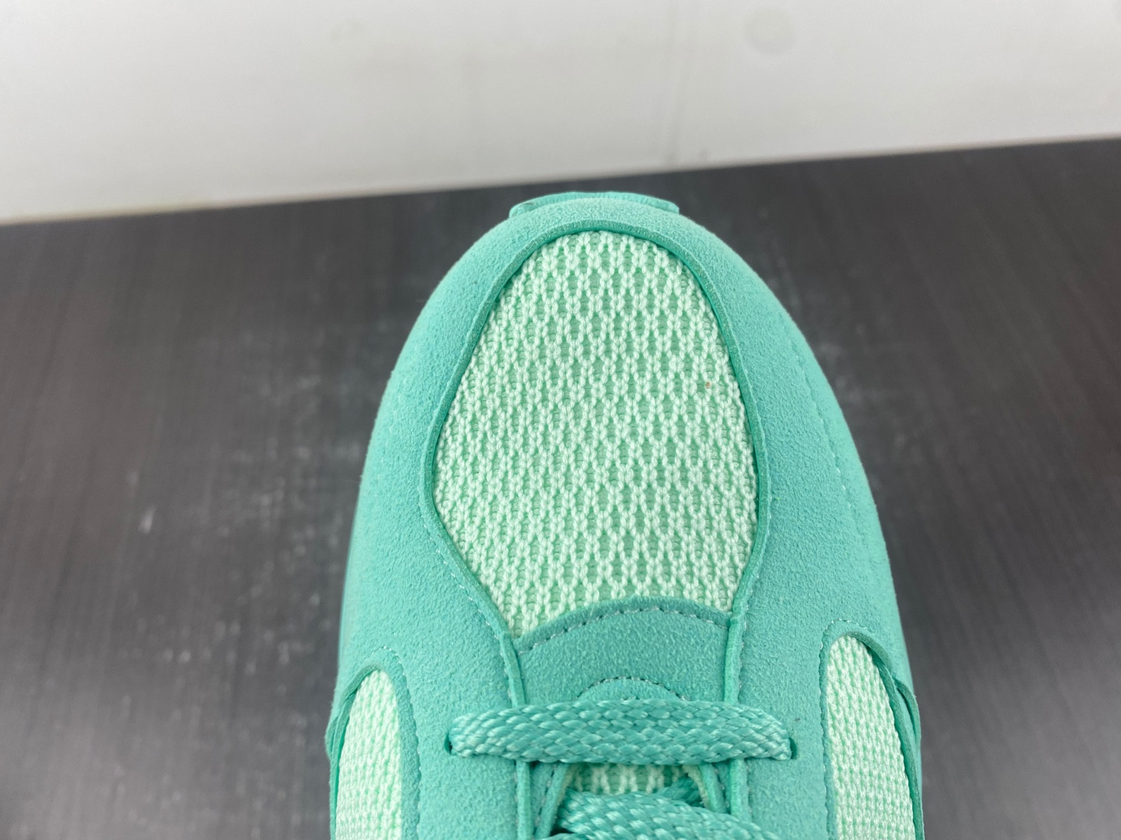 NEW Balan* Sneakers