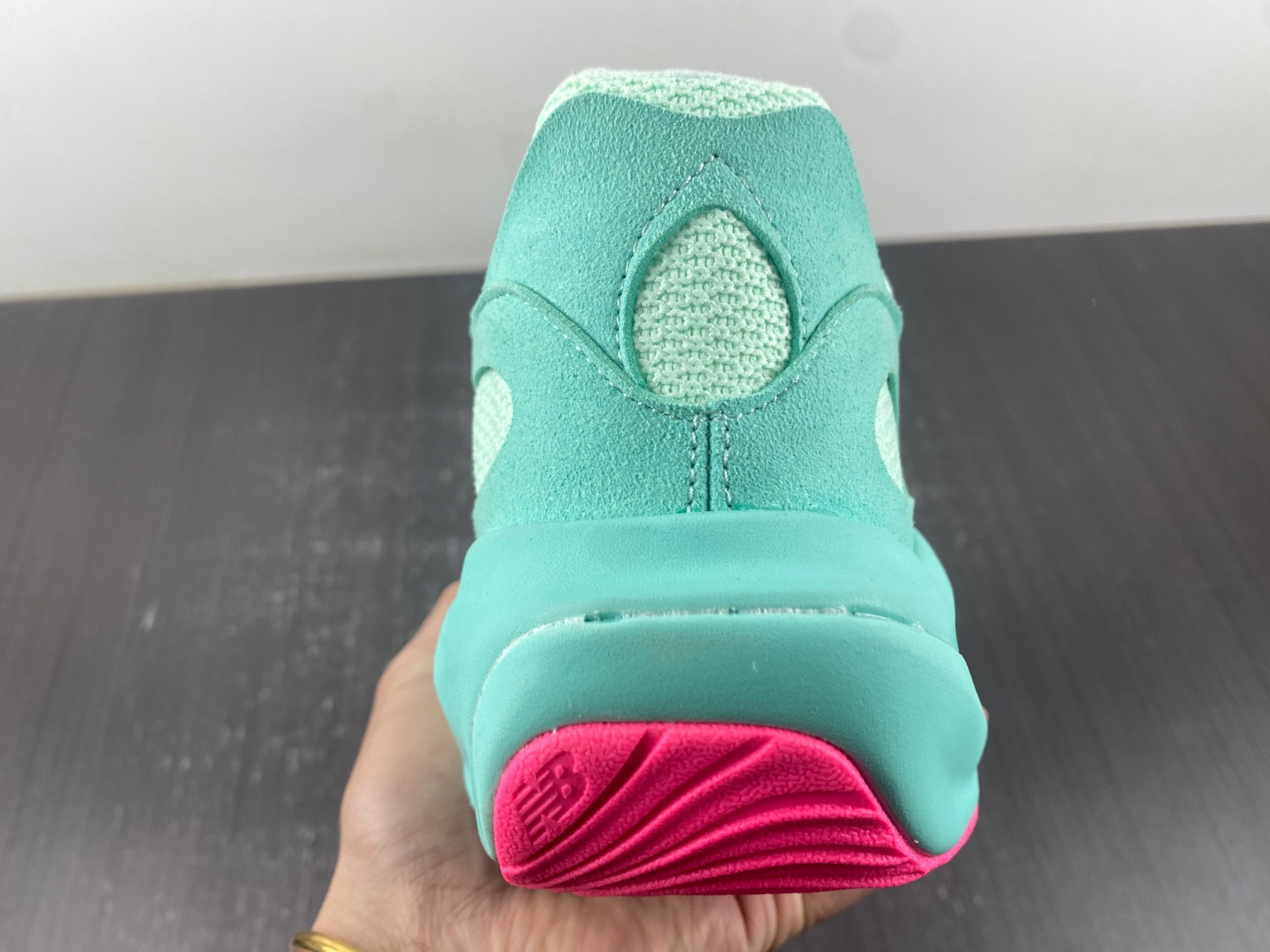 NEW Balan* Sneakers