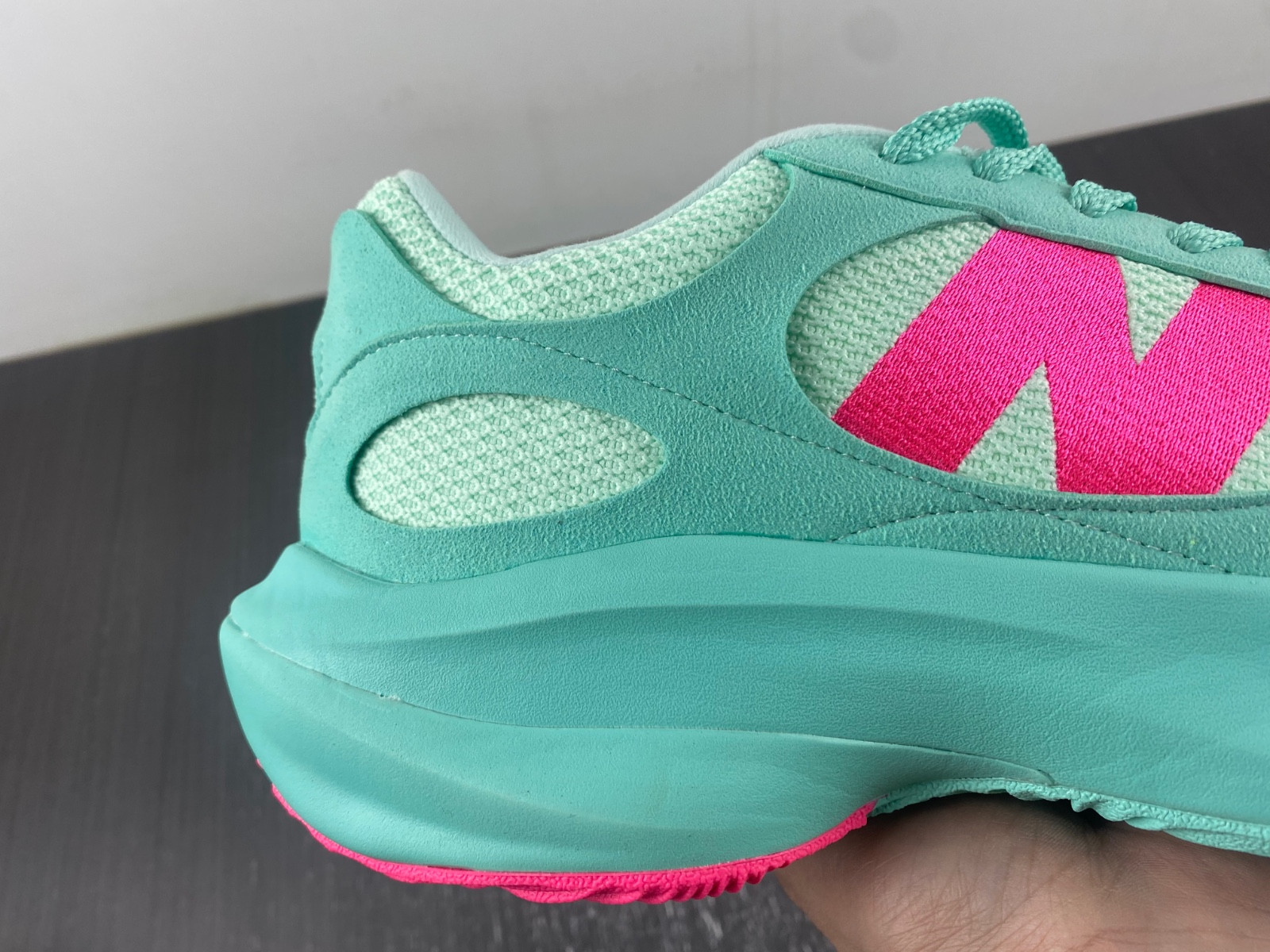NEW Balan* Sneakers